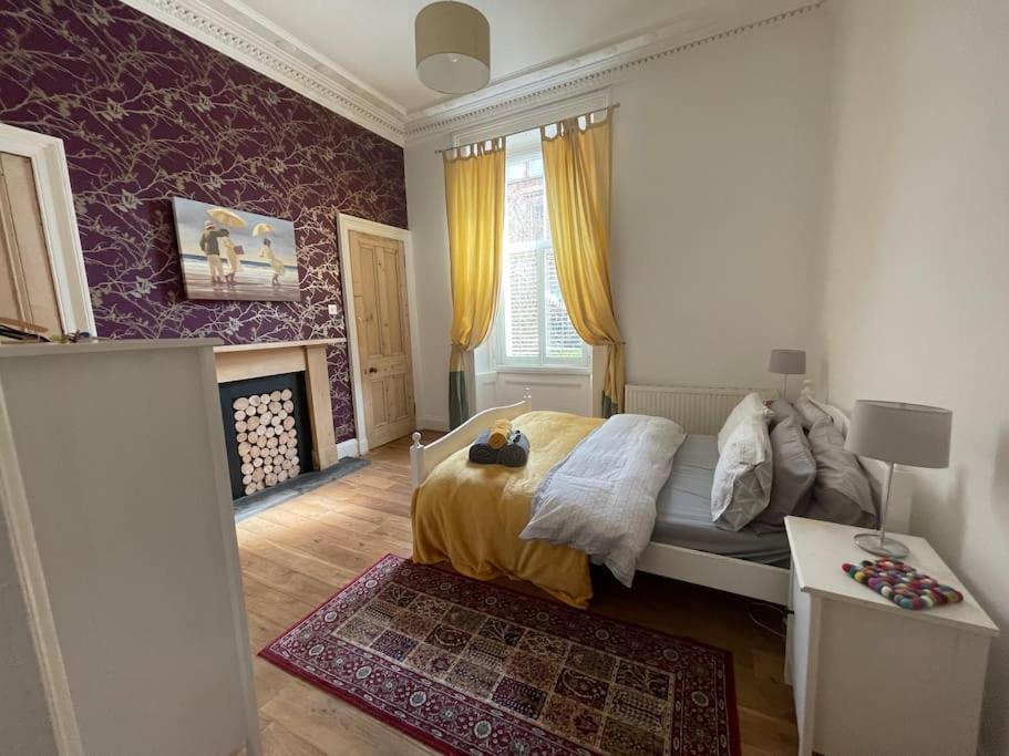 Stunning West End Flat! Lejlighed Glasgow Eksteriør billede