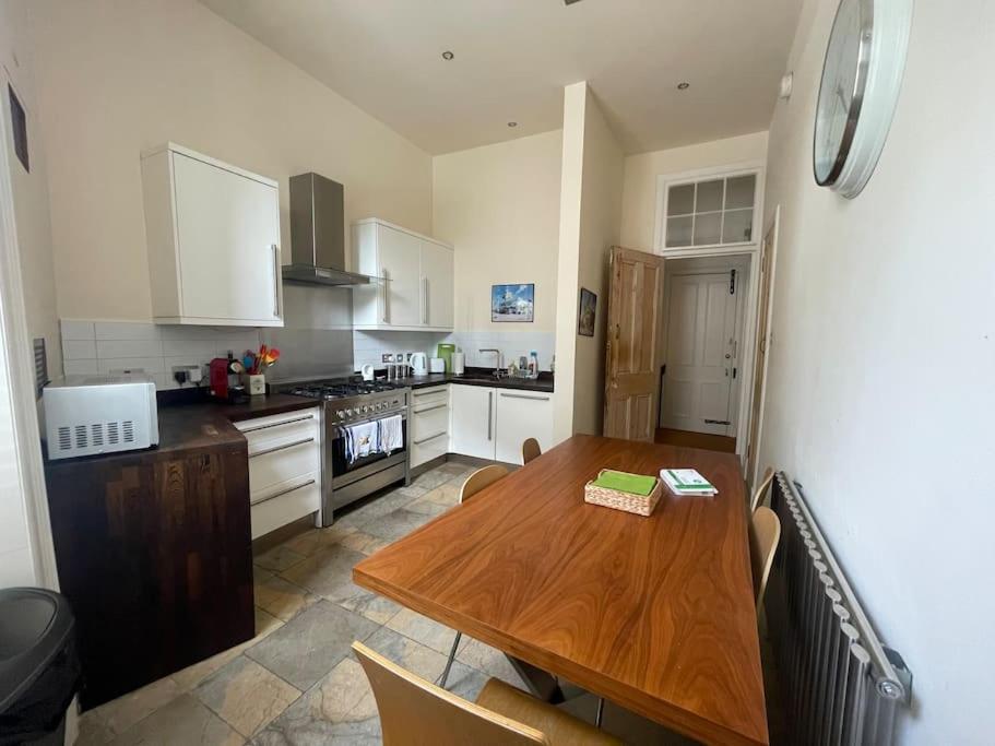 Stunning West End Flat! Lejlighed Glasgow Eksteriør billede
